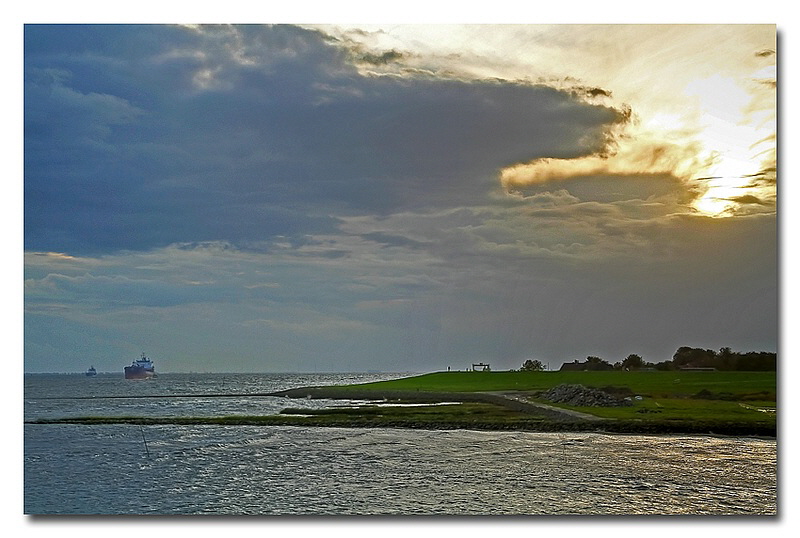 LIMG_8423III_4III_5III_tonemapped_02_800
