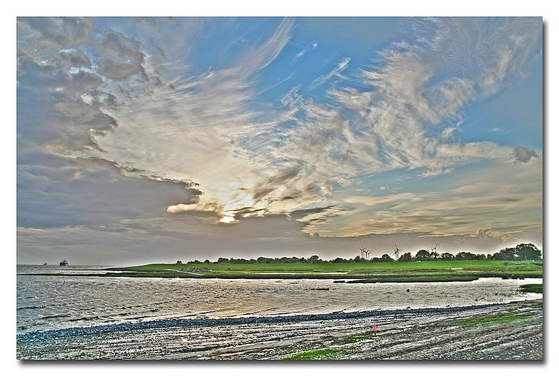 LIMG_8432III_3III_4III_tonemapped_02_800
