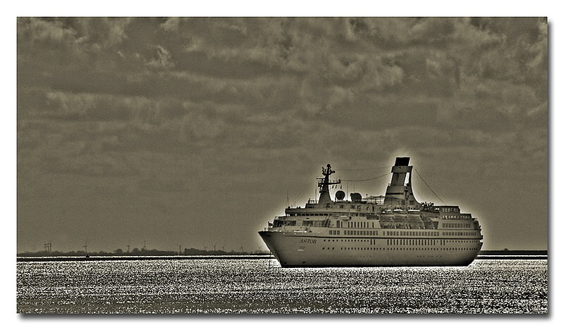 MIMG_2561IV_2IV_3IV_tonemapped_01sw_800